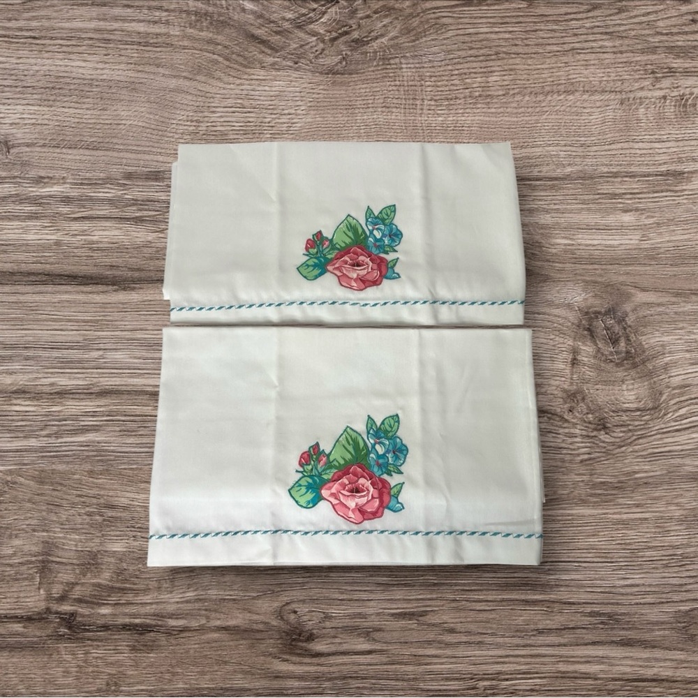 Set of 2 Standard Embroidered Floral‎ Rose White Pillowcases 30" x 19"